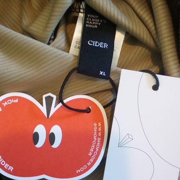 Romantic Gypsy Boho Floral Bell Sleeve Top & Green Velvet Skirt - Picture 8 of 13